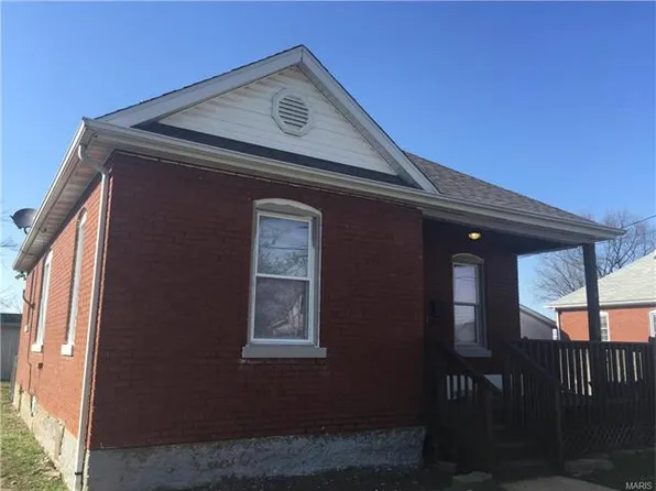 927 Columbia Rd, Dupo, IL 62239