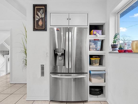 4th image of 1963 S.  7th STREET