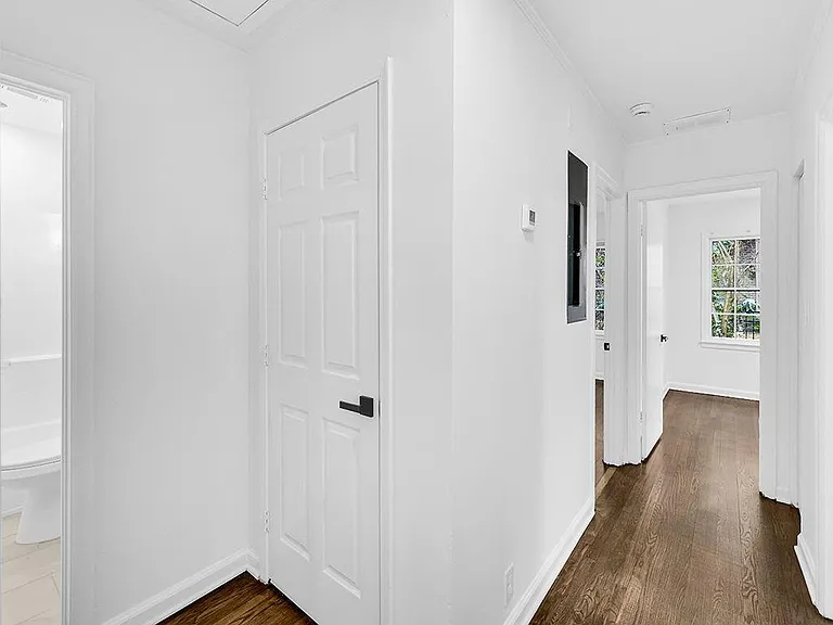 1253 Dunwoody Ln — Photo 27