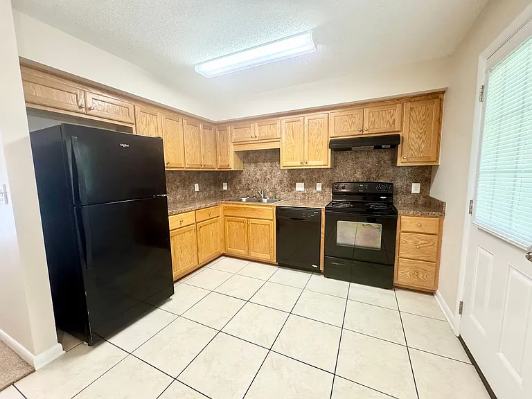 1100 Pine St #L — Photo 3