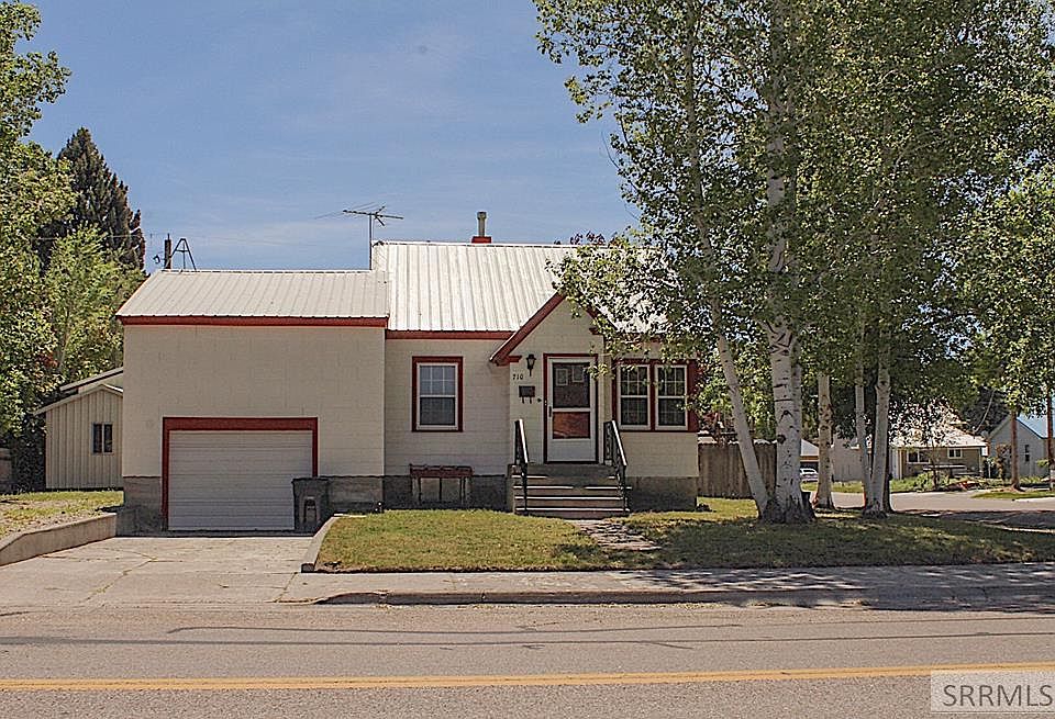 1st image of 710 9th St