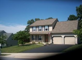 50 Burberry Ln, Mount Wolf, PA 17347