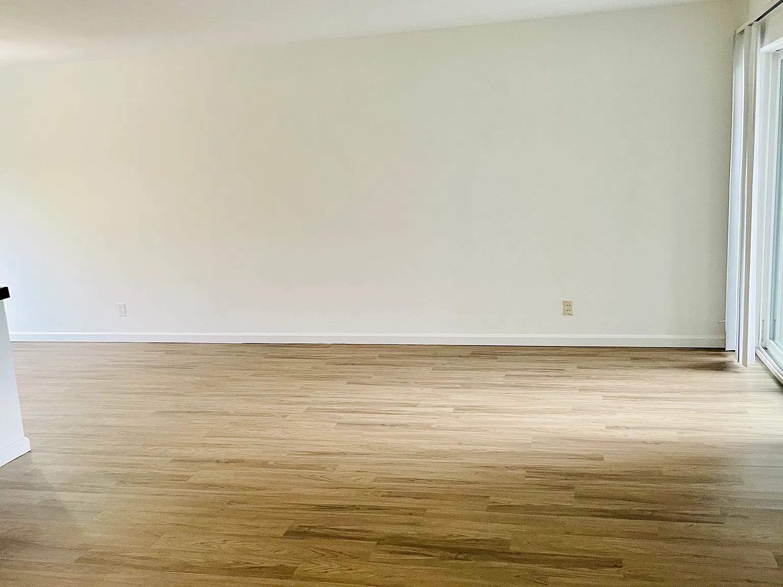 2 bed, 839 sqft, $2,699 — Photo 4