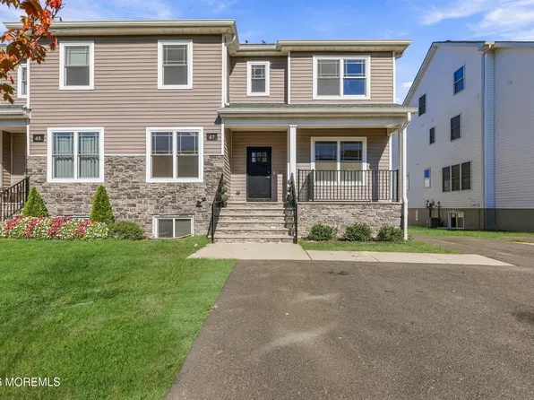 67 Edgecomb Avenue, Lakewood, NJ 08701
