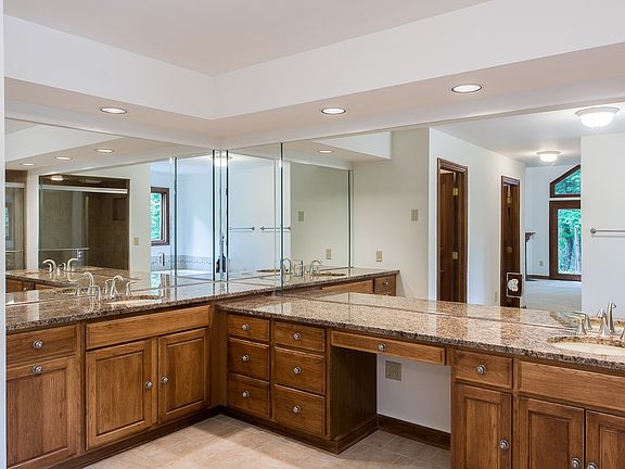 Master bath dual sinks