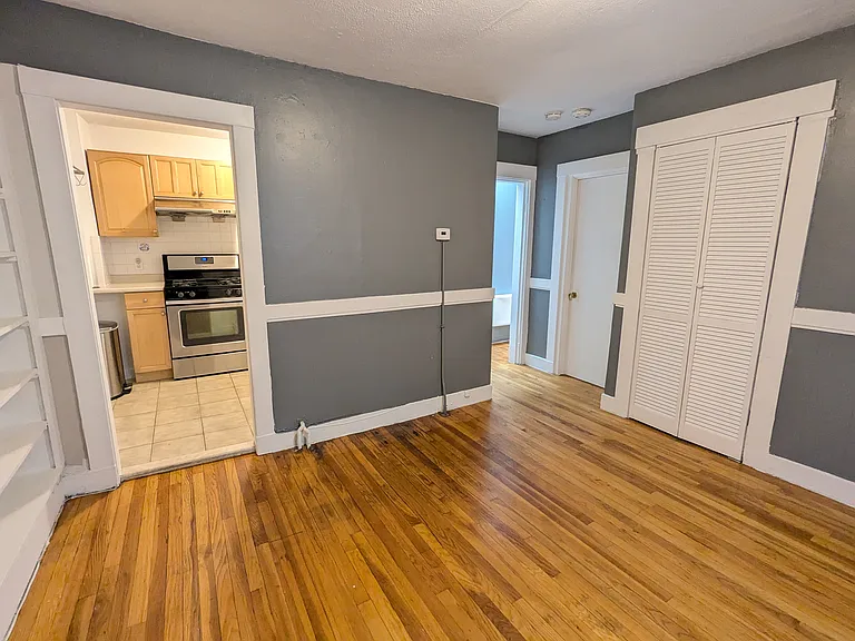 219 Green St #3 — Photo 3