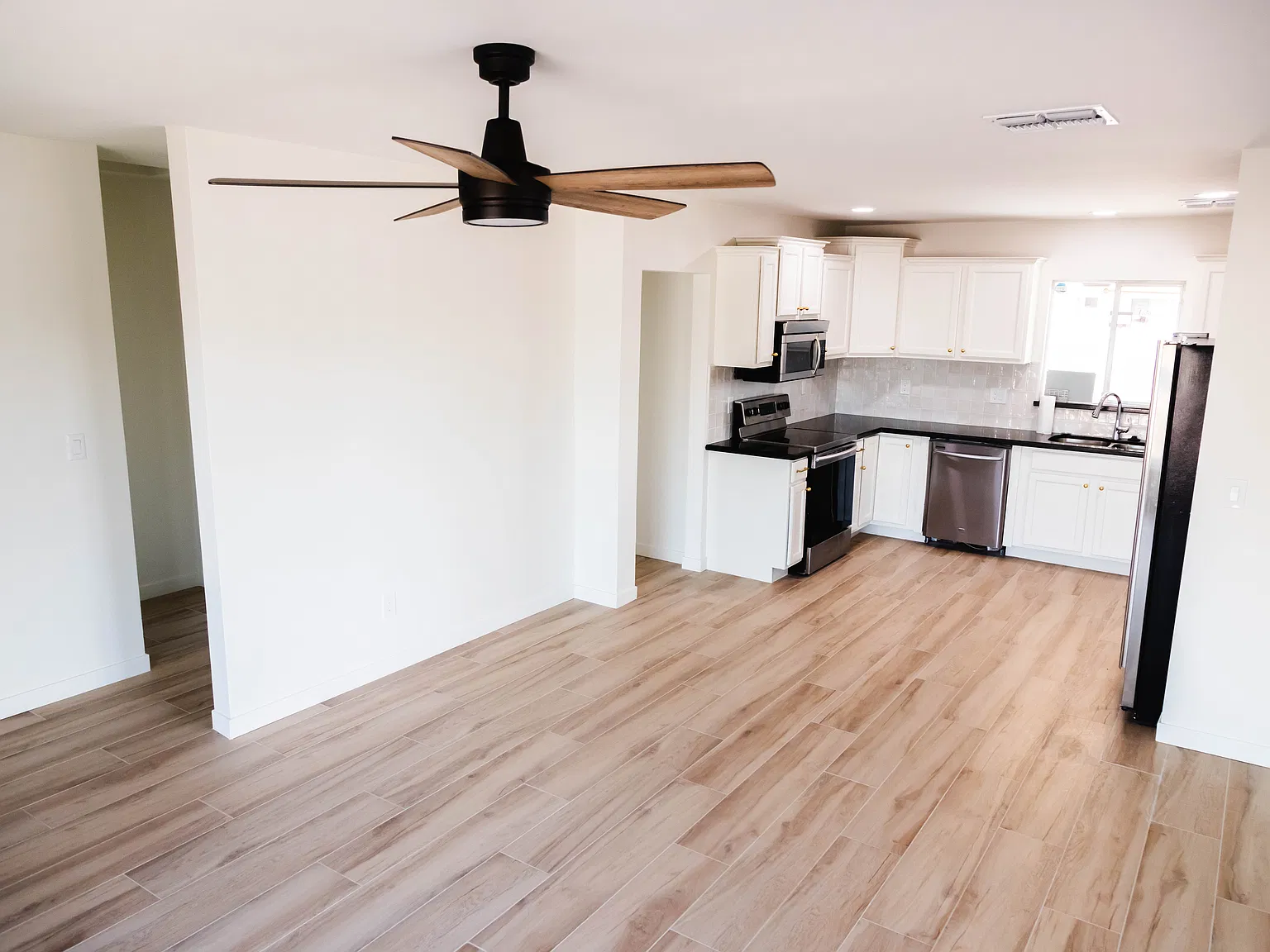 2 bed, 2.5 bath, 1165 sqft, $2,195 — Photo 3
