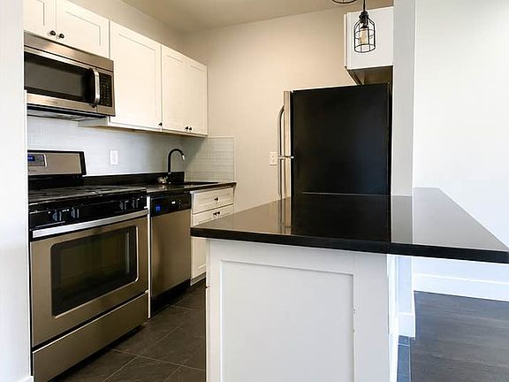 5th image of 1456 Greene Ave APT 4A