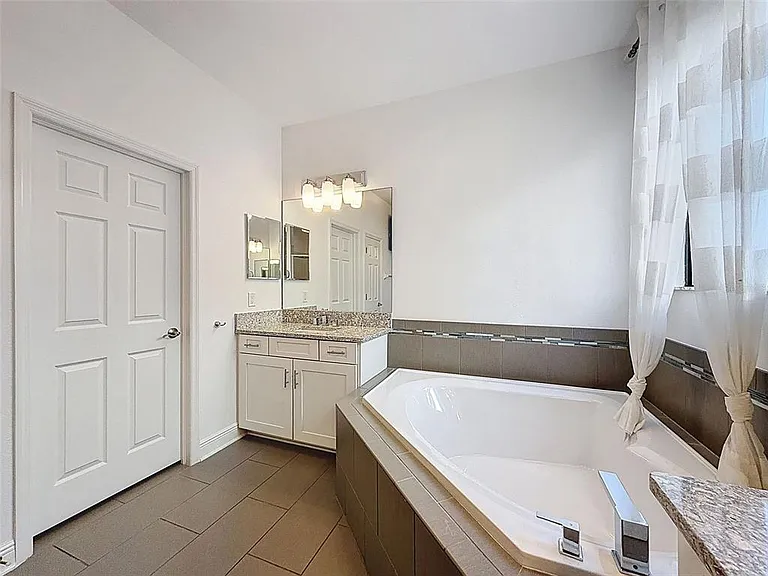 10701 Laurel Vista Way — Photo 46