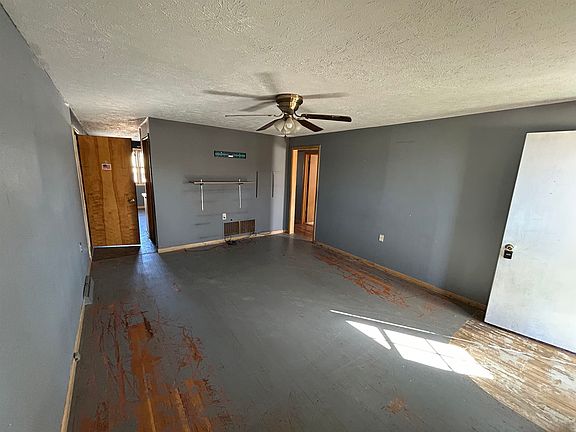 2nd image of 1117 S New York Ave
