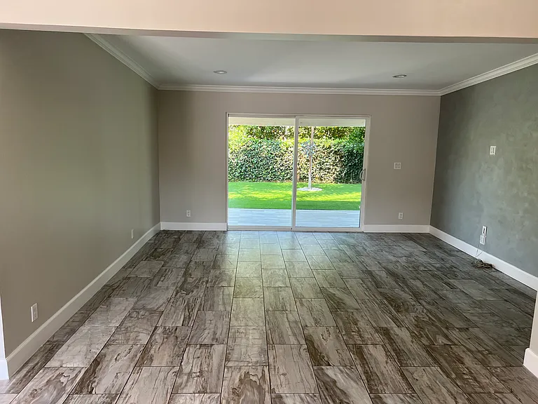 6919 Jamieson Ave — Photo 8