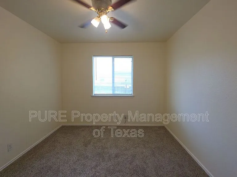609 Losoya Ct — Photo 31