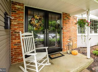818 Braddock Ter, Mount Laurel, NJ 08054