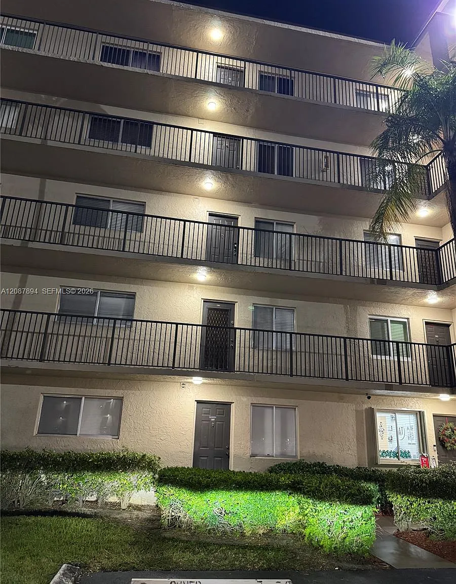Cascades Of Lauderhill — Photo 3