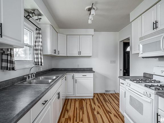 4th image of 1907 W Fulliam Ave