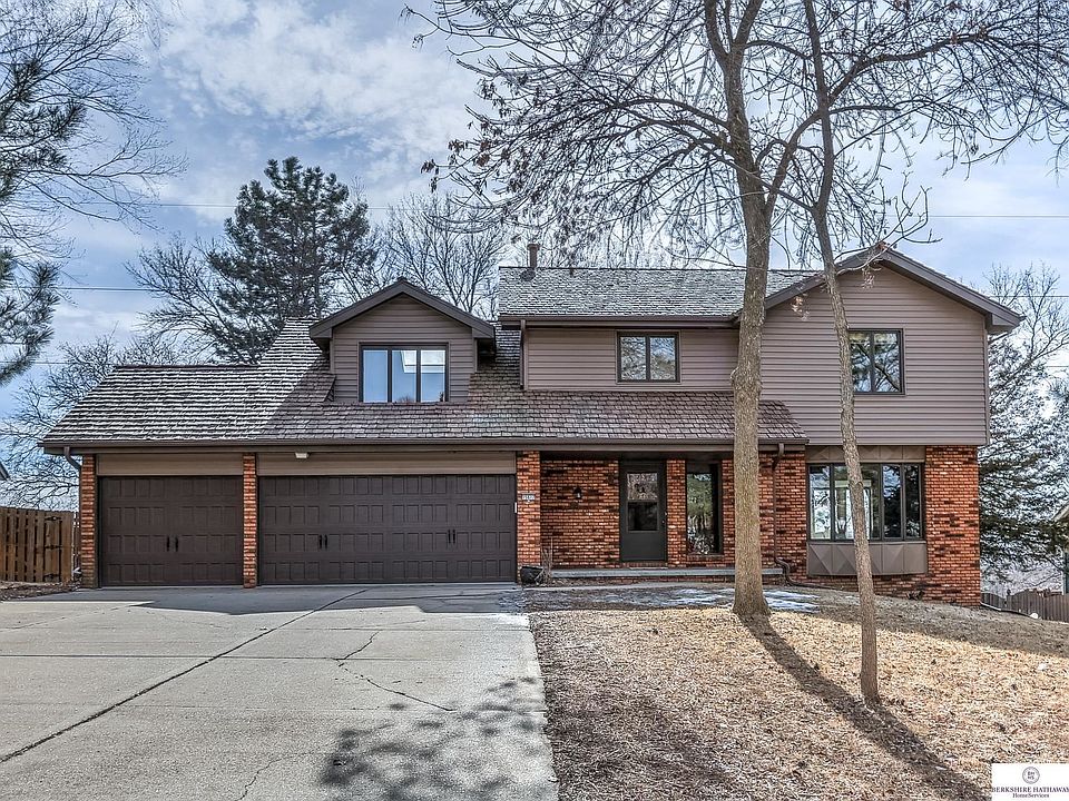 1st image of 15617 Shamrock Cir