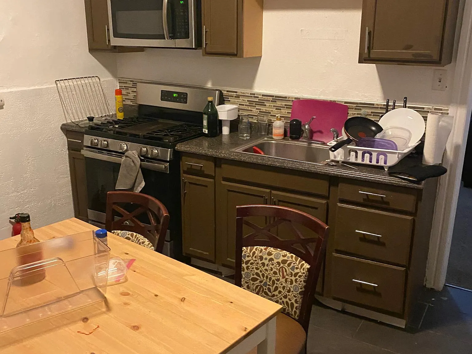 5 bed, 1800 sqft, $3,500 — Photo 1
