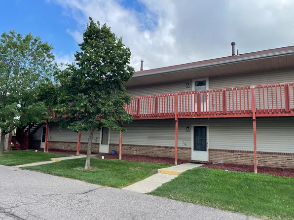 31663 Nardelli Ln, Roseville, MI 48066