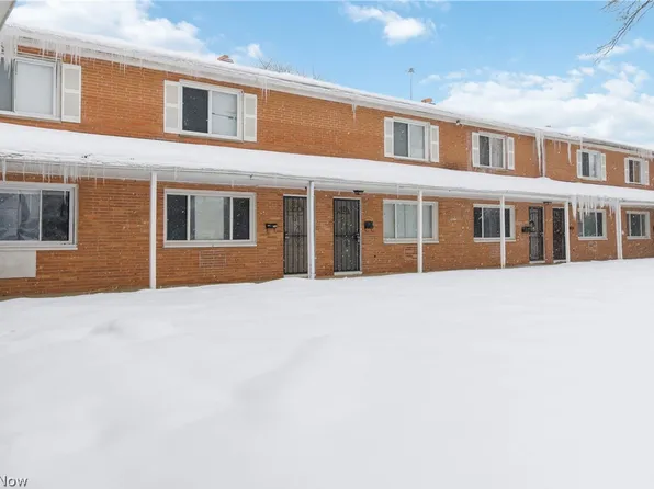 4889 Banbury Ct APT 13, Warrensville Heights, OH 44128