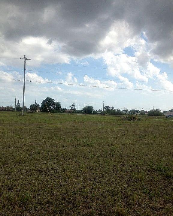 2nd image of 222 NE 8th Ter
