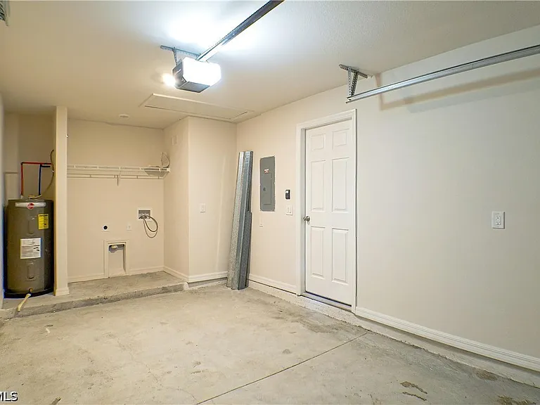 225 Rogers St — Photo 15