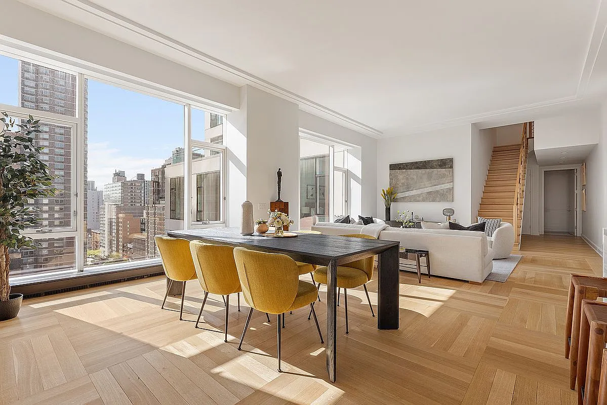 1289 Lexington Ave APT 14E photo 1
