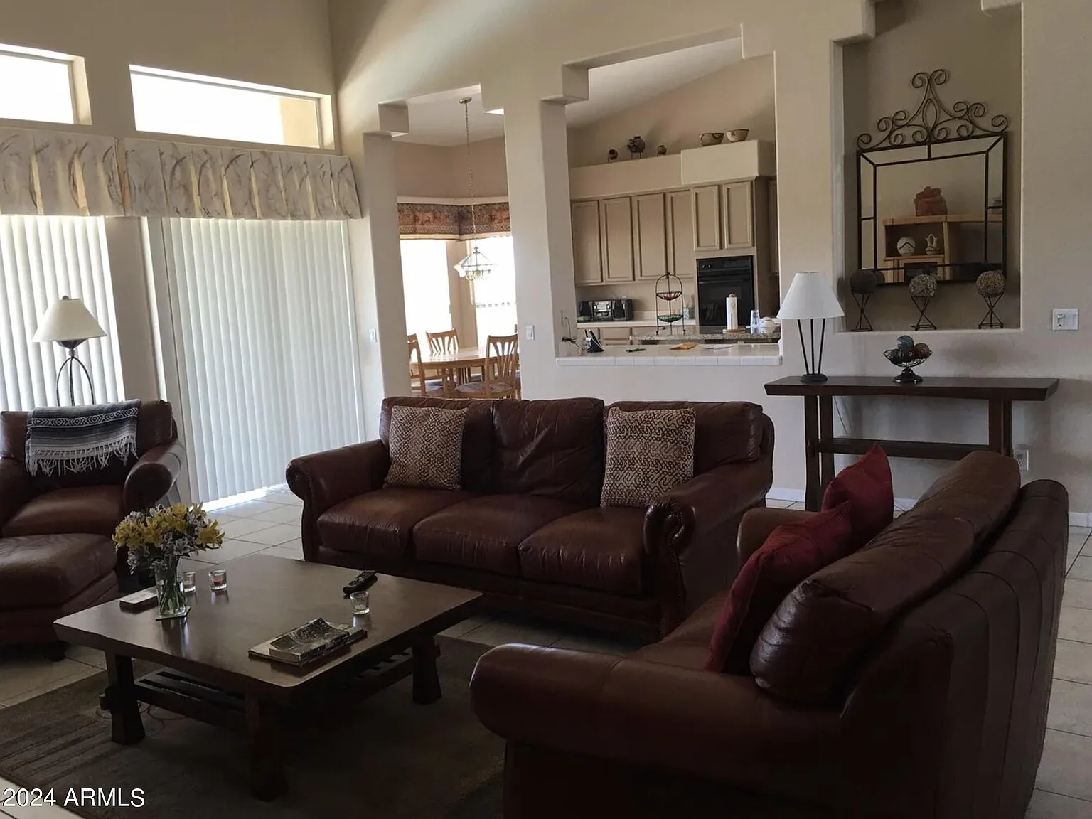 3 bed, 2.0 bath, 2439 sqft, $3,500 — Photo 4