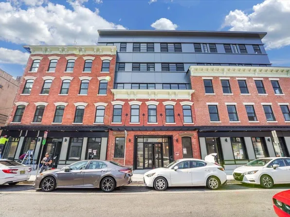 237 Washington Street image 33 of 34