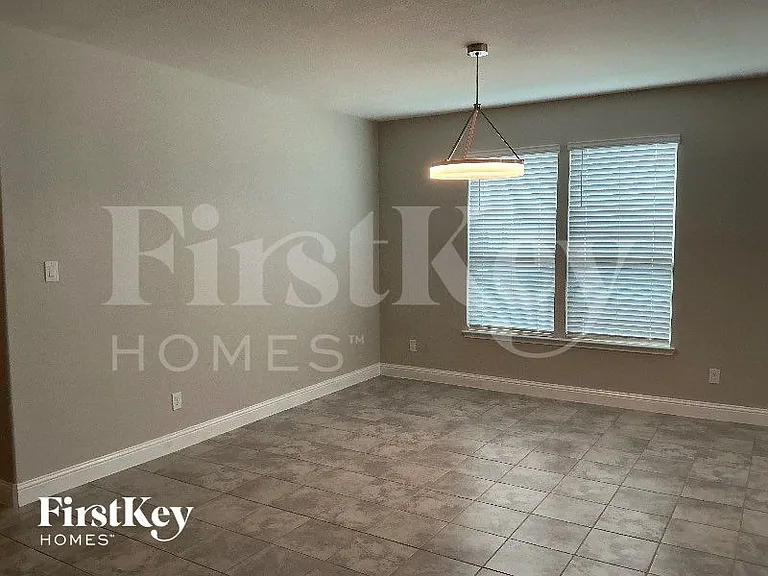 2501 Walker Ave — Photo 5