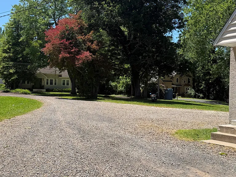 11 Willow Ave — Photo 23
