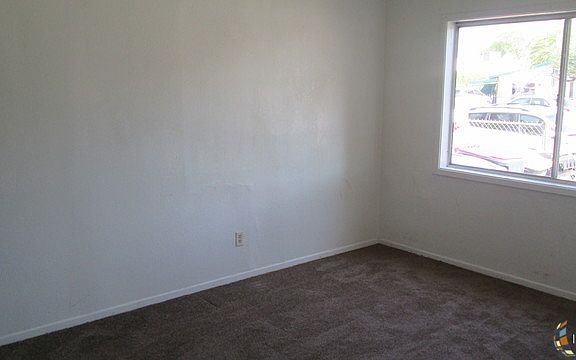4th image of 905 E 5th St #2
