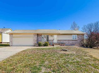 924 N Pin Oak Rd, Derby, KS 67037