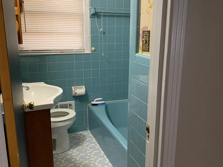 632 Church St NW — Photo 12
