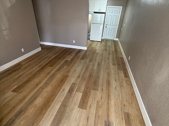 3rd image of 558 Texas St