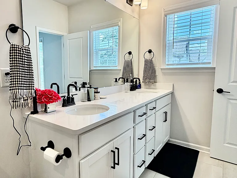 7008 Running Spring Dr — Photo 20