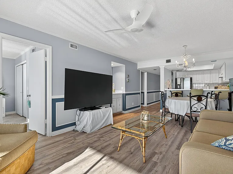 390 NE Edgewater Dr #403 — Photo 7