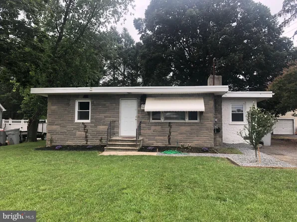 719 Becker Dr, Vineland, NJ 08361
