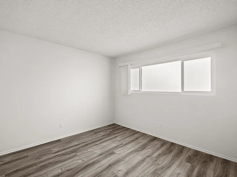 814 E Grand Ave #5 — Photo 10