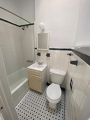 5th image of 396 5th Ave APT 4R
