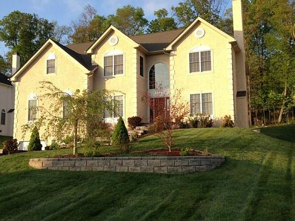 2nd image of 211 Spyglass Ct