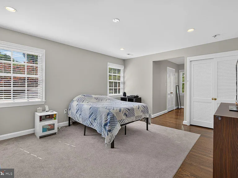 6720 Newbold Dr — Photo 19