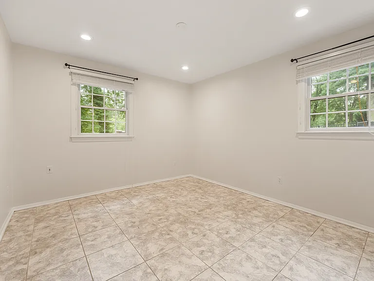 6711 Doane Ave — Photo 22