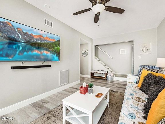 4th image of 353 Seaview Ave