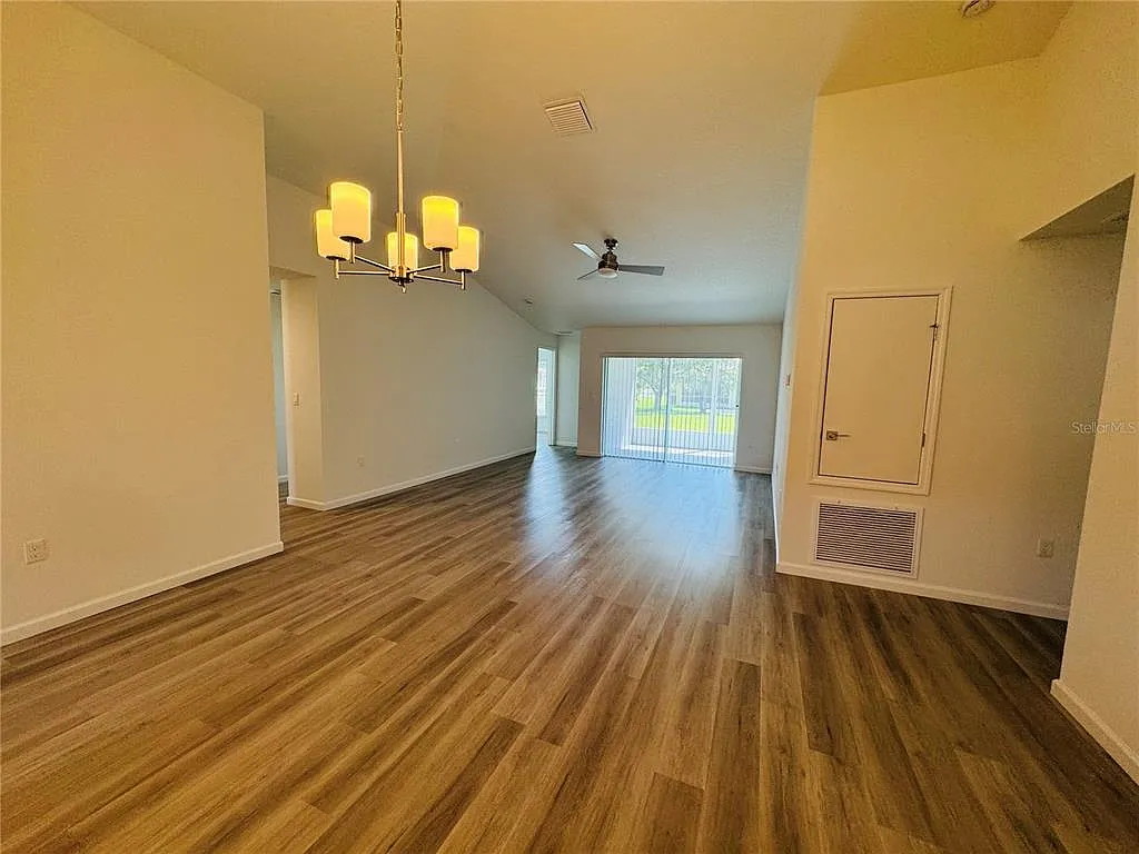 4 bed, 2.0 bath, 1654 sqft, $1,995 — Photo 4
