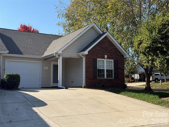 191 Oak Village Pkwy, Mooresville, NC 28117