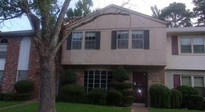 1st image of 605 Greenbriar Dr