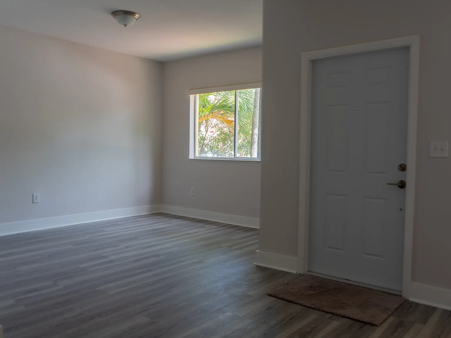 4 bed, 2.5 bath, 1700 sqft, $3,550 — Photo 3
