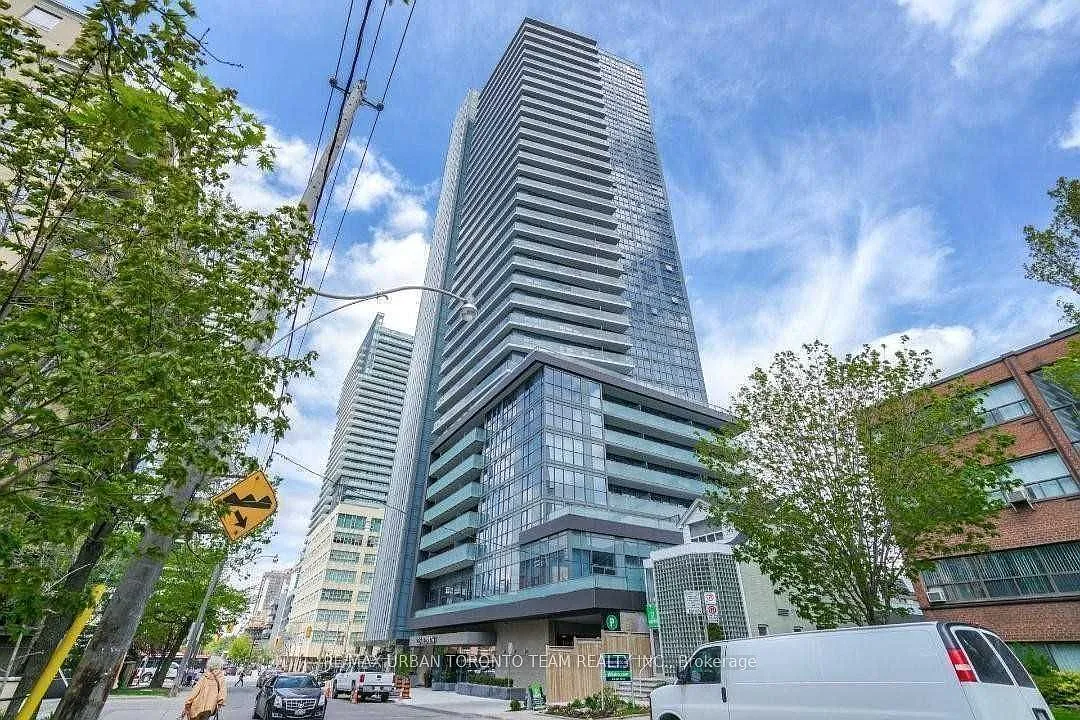 The Eglington — Photo 1