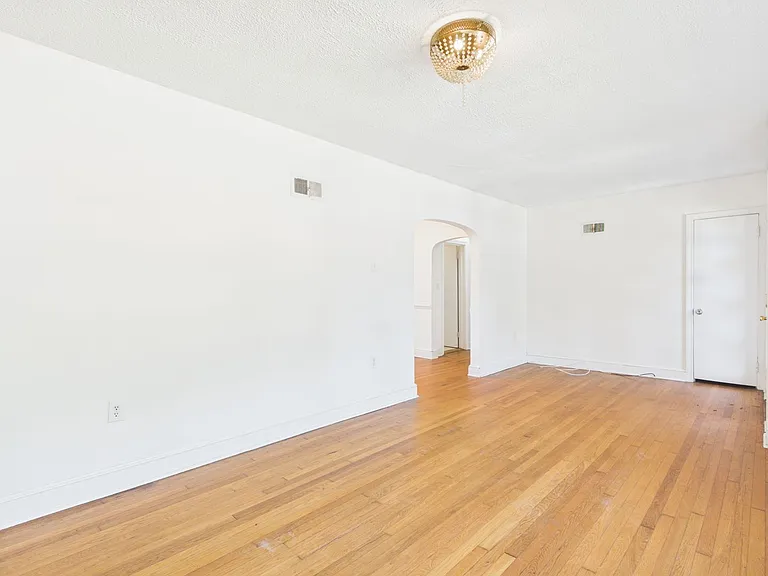 910 Northampton Rd — Photo 11
