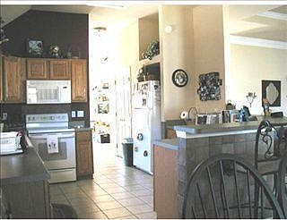 3rd image of 129 Oak Bend Dr
